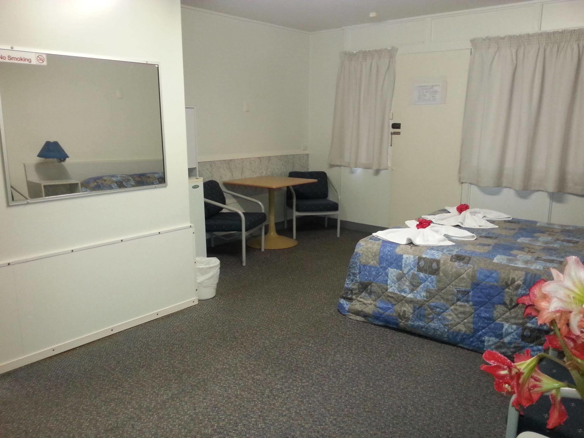Golden Fountain Motel Rockhampton Zewnętrze zdjęcie