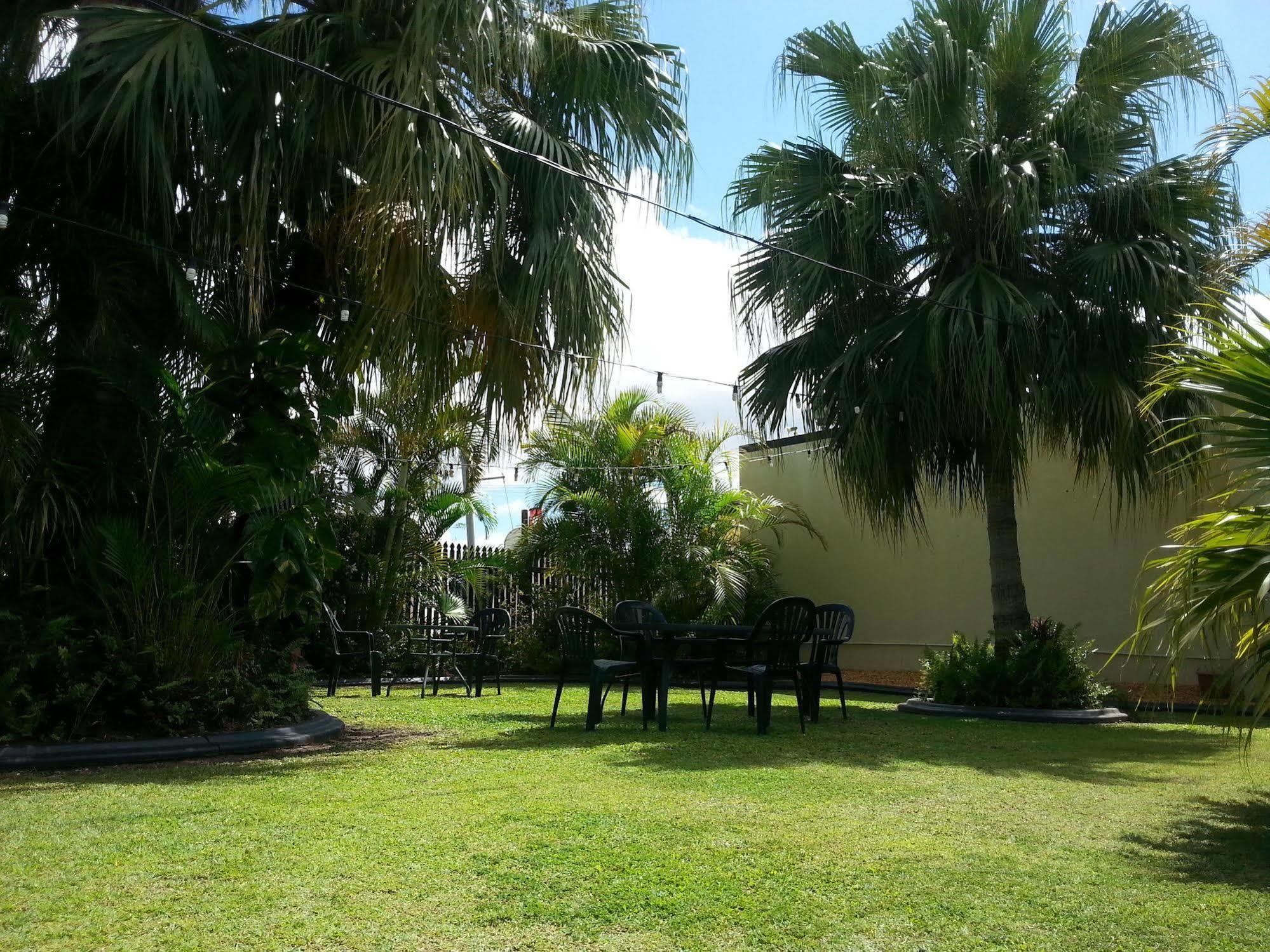 Golden Fountain Motel Rockhampton Zewnętrze zdjęcie